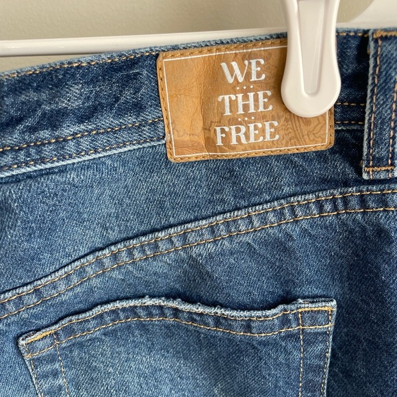 Free People We The Free The Maggie Mid-Rise Straight Leg Frayed Jeans - Size 30 - Picture 12 of 16